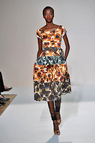 london-fashion-week-spring-summer-2009-nicole-farhi-patchwork-dress london fashion week spring summer 2009 nicole farhi patchwork dress London Fashion Week Spring/Summer 2009: Ready for Vacations