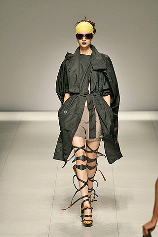 paris fashion week spring summer 2009 vivienne westwood trenchcoat Paris Fashion Week Spring/Summer 2009