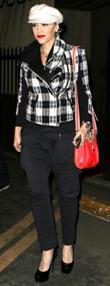 Gwen Stefani Red Handbag red handbag gwen stefani Red Seduction in Handbag Eden