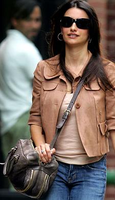 Penelope Cruz Brown Shoulder Bag penelope cruz brown shoulder bag Penelope Cruz Style Handbags
