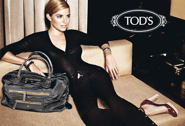 Sienna Miller Tod's Zipped Handbag tods handbag sienna miller zipped handbag Tods Handbags Celebrity Endorsements