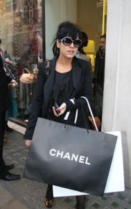 lily-allen-chanel-handbags lily allen chanel handbags1 189x300 Lily Chanel Handbags Allen Everythings Just Wonderful!