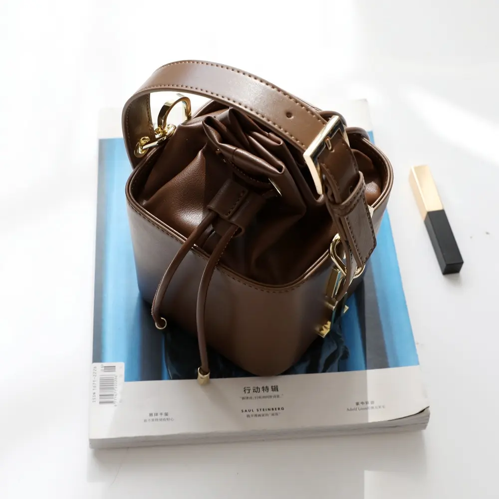 Chic Leather Square Bucket Bag: The Ultimate Spring/Summer Shoulder Companion 5