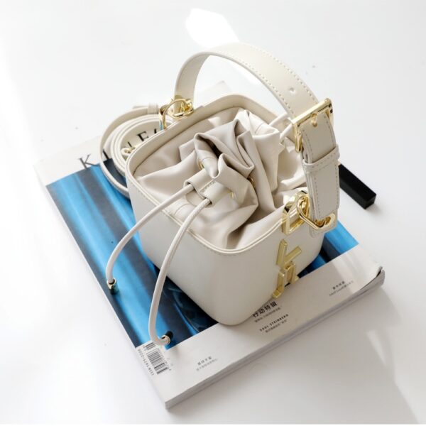 Chic Leather Square Bucket Bag: The Ultimate Spring/Summer Shoulder Companion 6