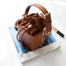Chic Leather Square Bucket Bag: The Ultimate Spring/Summer Shoulder Companion 4